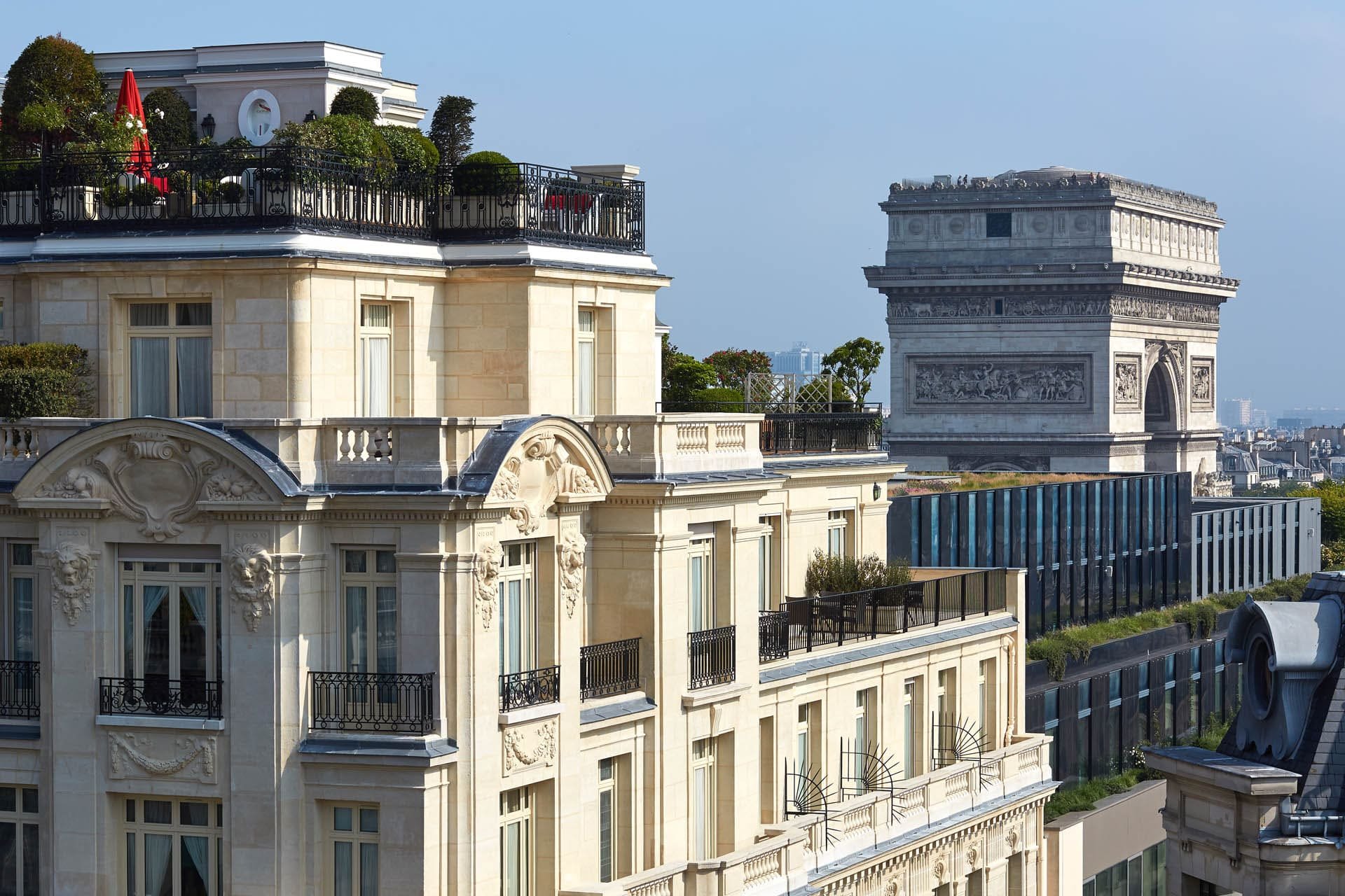 Raphael Paris Rooftop - Arc de Triomphe view
